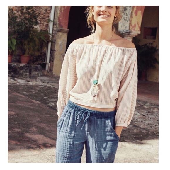 ANTHROPOLOGIE holding horses aria off shoulder too - Picture 2 of 12